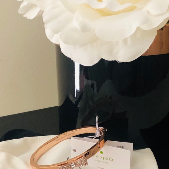 🎀Kate Spade ♠️ Ready Set Bow Pave Rosegold Bangle - Picture 8 of 8